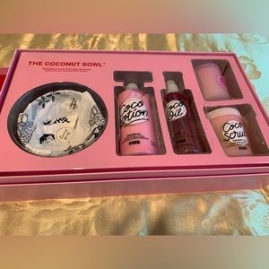 Victoria’s Secret / Pink’s Greener Planet Coconut Gift Set🥥